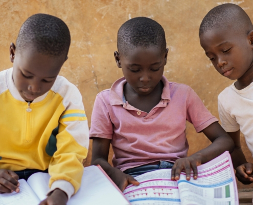 close-up-african-kids-reading-together