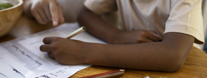 nomad-family-traveling-living-van